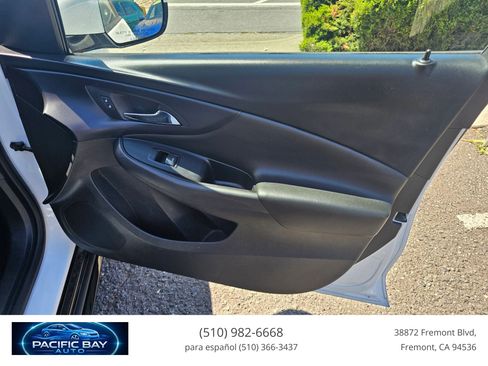Used 2018 Chevrolet Volt LT FWD image 17