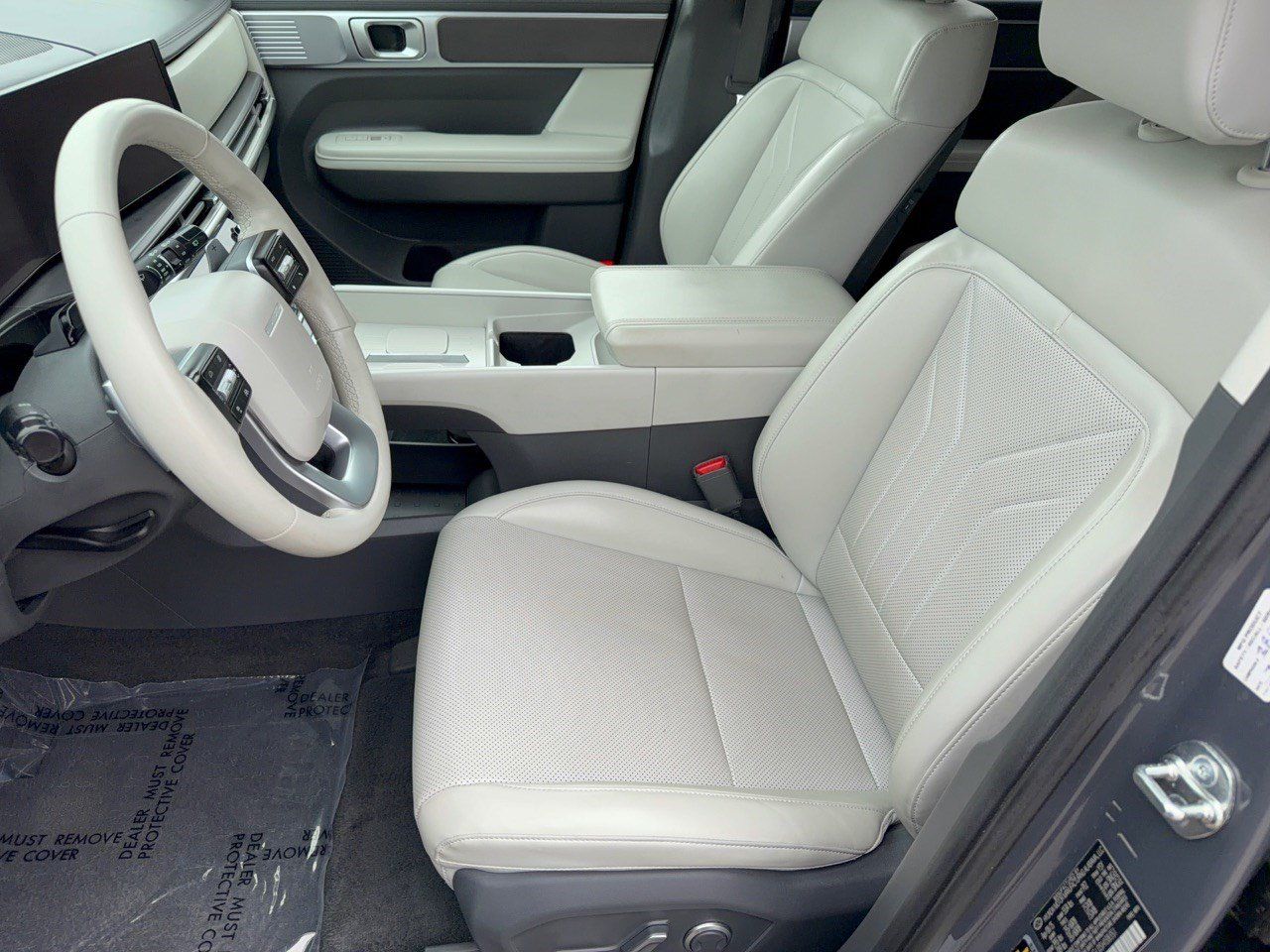 Used 2025 Hyundai Santa Fe SEL FWD image 5