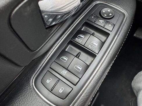 Used 2017 RAM 1500 Rebel w/ Luxury Group image 27