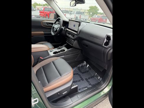 Used 2025 Ford Bronco Sport Outer Banks w/ Outer Banks Tech Package+ AWD/4WD image 16