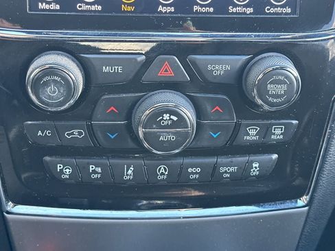 Used 2021 Jeep Grand Cherokee Trailhawk w/ Premium Lighting Group AWD/4WD image 23