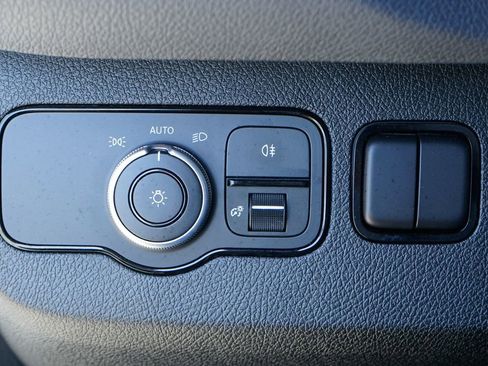 Used 2020 Mercedes-Benz Sprinter 1500 image 21