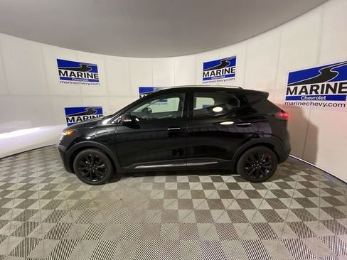 Used 2023 Chevrolet Bolt EUV Premier w/ Redline Edition image 13