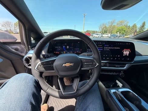 Used 2024 Chevrolet Equinox EV LT w/ LPO, All-Weather Mat Package FWD image 8