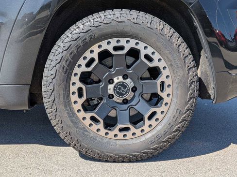 Used 2020 Jeep Grand Cherokee High Altitude image 13