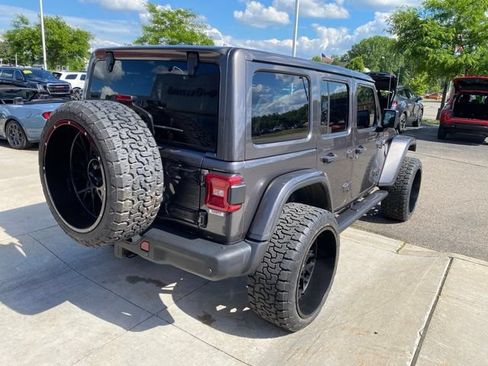 Used 2022 Jeep Wrangler Unlimited Rubicon w/ Dual Top Group AWD/4WD image 3