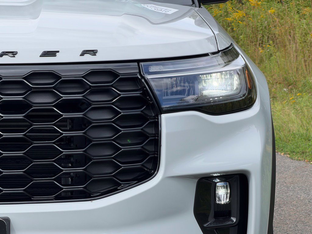 New 2027 Ford Explorer ST-Line w/ Premium Package AWD/4WD image 2