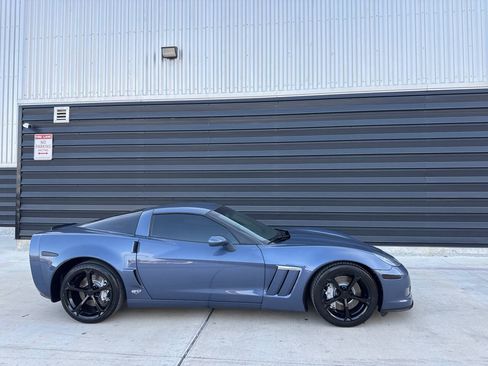 Used 2013 Chevrolet Corvette Grand Sport w/ 2LT Preferred Equipment Group RWD image 19