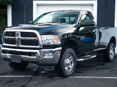 Used 2018 RAM 3500 SLT w/ Snow Chief Group AWD/4WD image 3