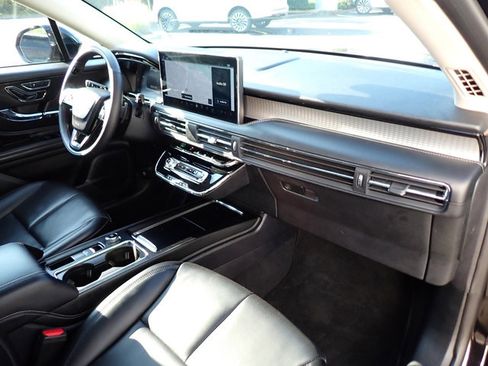 Certified 2023 Lincoln Corsair AWD w/ Equipment Group 101A image 12