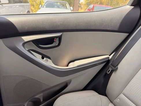 Used 2015 Hyundai Elantra SE w/ Option Group 02 FWD image 14