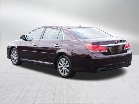 Used 2012 Toyota Avalon Limited FWD image 5