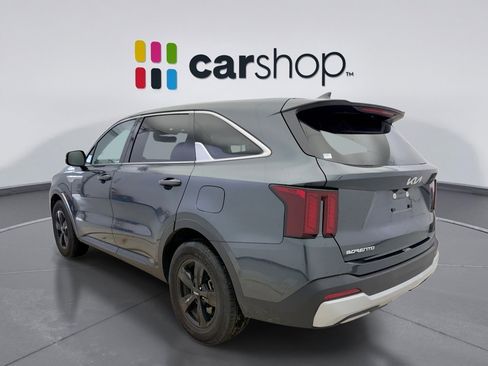 Used 2025 Kia Sorento LX FWD image 3