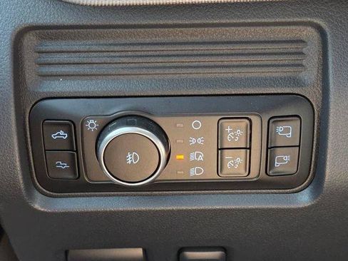 Used 2025 Ford F350 Platinum w/ FX4 Off-Road Package AWD/4WD image 31