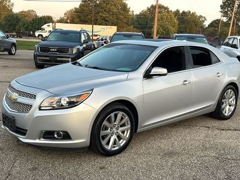 Used 2013 Chevrolet Malibu LTZ FWD image 2