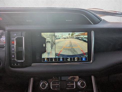 Used 2023 GMC Yukon Denali image 12