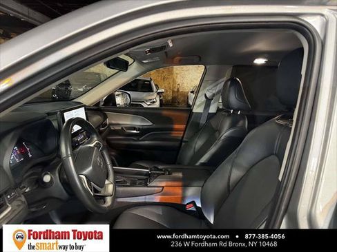 Certified 2025 Toyota Grand Highlander AWD image 18
