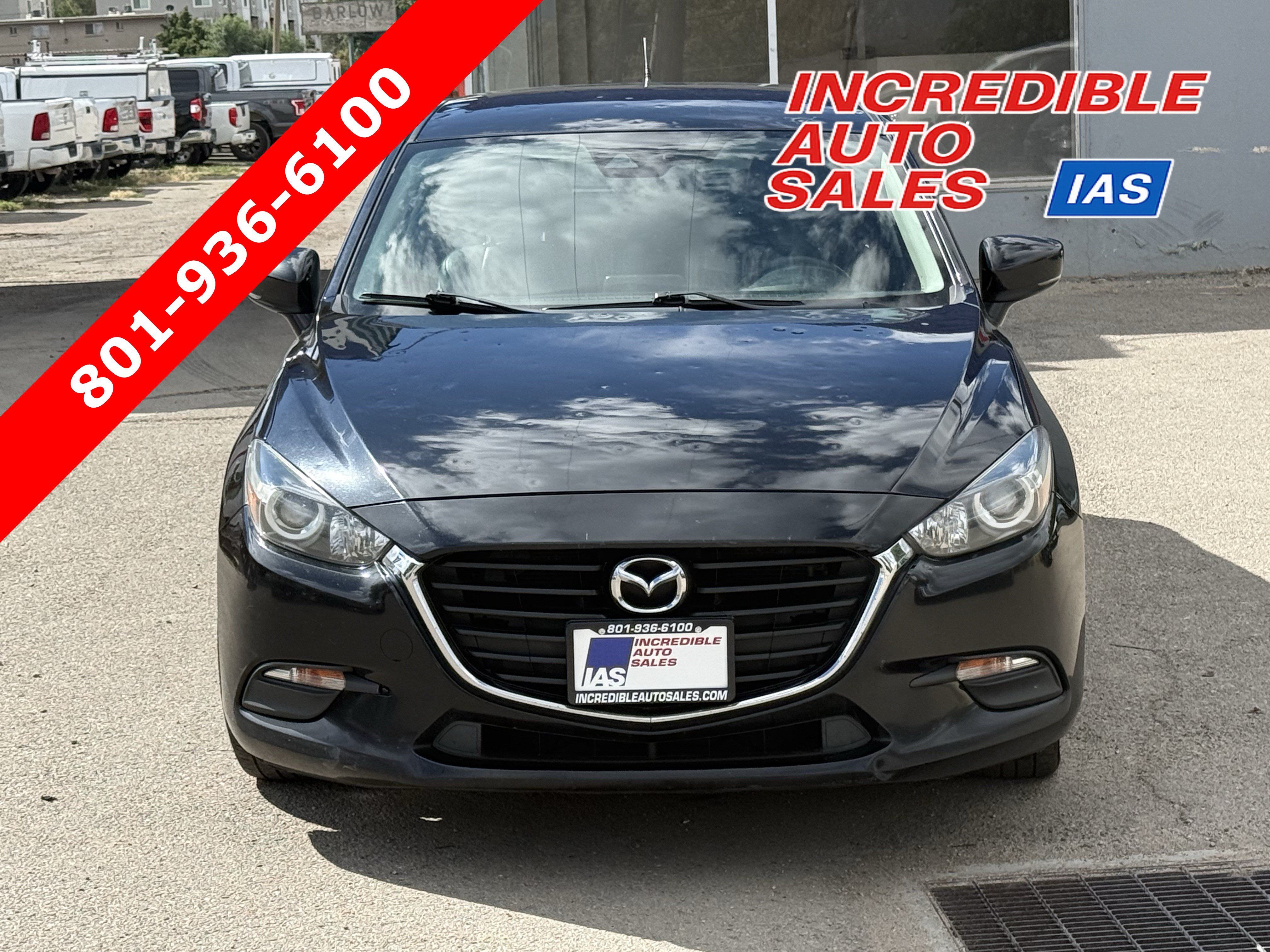 Used 2018 MAZDA MAZDA3 Touring FWD image 1
