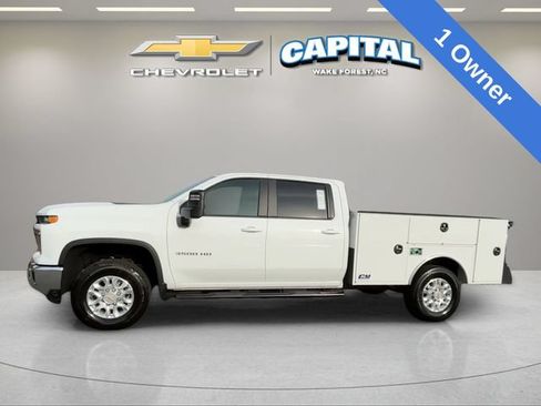 Used 2025 Chevrolet Silverado 3500 LT w/ Safety Package AWD/4WD image 3