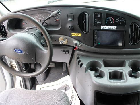 Used 2003 Ford E-350 and Econoline 350 XL RWD image 23