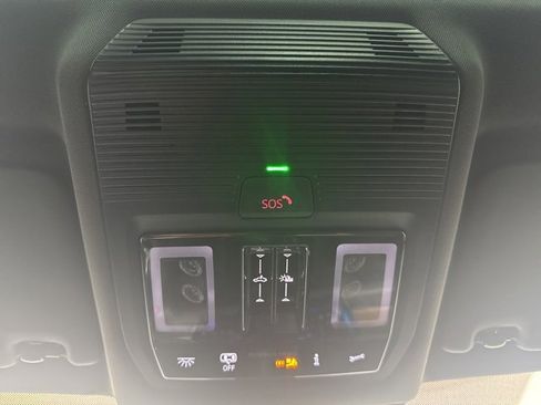 Used 2025 Volkswagen Tiguan SEL R-Line image 14