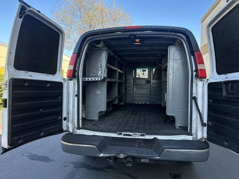 Used 2014 Chevrolet Express 2500 Extended image 6