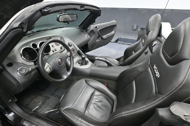 Used 2008 Pontiac Solstice GXP w/ Premium Package RWD image 16