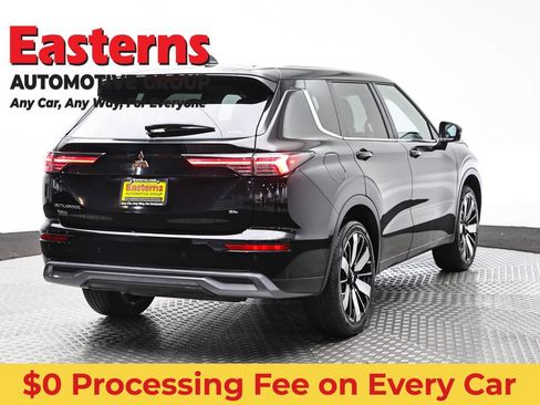 Used 2025 Mitsubishi Outlander SE AWD/4WD image 5