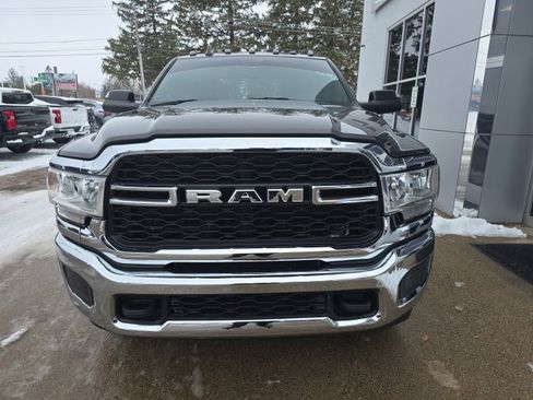 Used 2022 RAM 2500 Tradesman w/ Chrome Appearance Group image 2