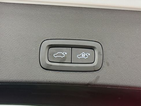 Used 2023 Volvo C40 Recharge Core w/ Protection Package Premier AWD/4WD image 32