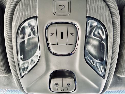 Used 2022 Jeep Compass Latitude w/ Sun and Sound Group AWD/4WD image 44