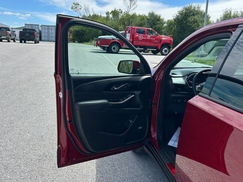 Certified 2023 Chevrolet Traverse RS image 12