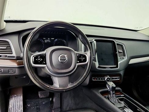Used 2019 Volvo XC90 T6 Momentum w/ Protection Package Premier AWD/4WD image 12