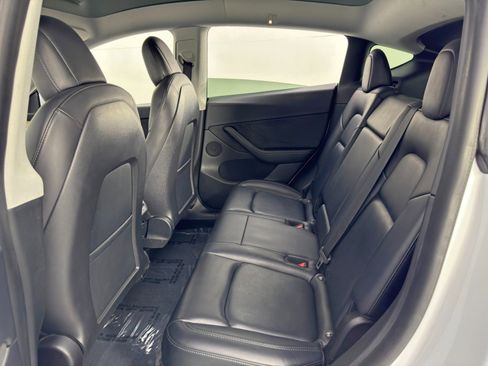 Used 2021 Tesla Model Y Long Range image 41