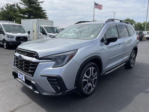 Used 2024 Subaru Ascent Limited AWD/4WD image 2