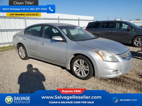 Used 2011 Nissan Altima 3.5 SR FWD image 5
