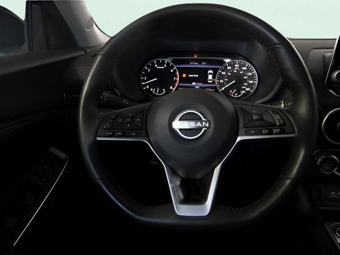 Used 2024 Nissan Sentra SR w/ SR Premium Package image 26