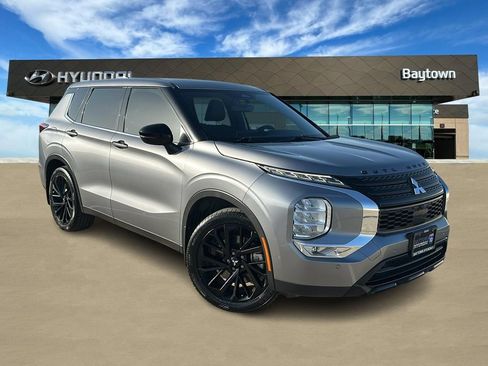 Used 2022 Mitsubishi Outlander SE FWD image 1