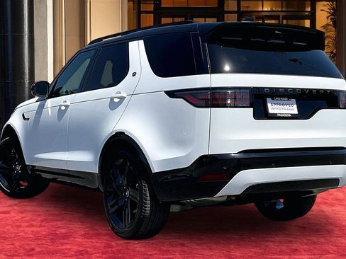 Used 2025 Land Rover Discovery Dynamic SE AWD/4WD image 11