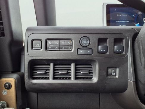 Used 2024 Chevrolet Brightdrop 600 w/ Commercial Equipment Package AWD/4WD image 11