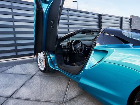 Used 2025 McLaren Artura Spider RWD image 30