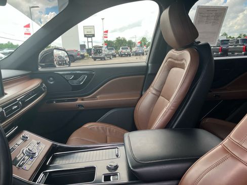 Used 2020 Lincoln Aviator Reserve w/ Equipment Group 201A AWD/4WD image 10