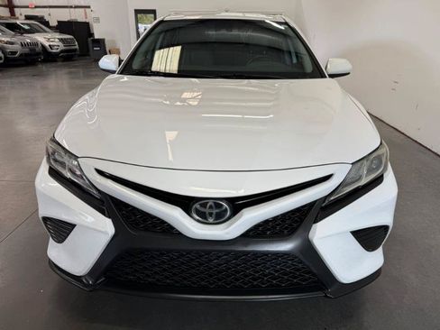 Used 2019 Toyota Camry SE FWD image 5