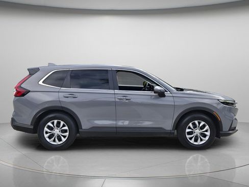 Used 2025 Honda CR-V LX image 3