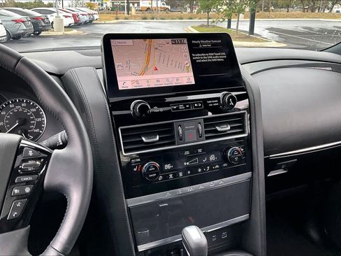 Used 2023 Nissan Armada SL w/ Midnight Edition Package image 6