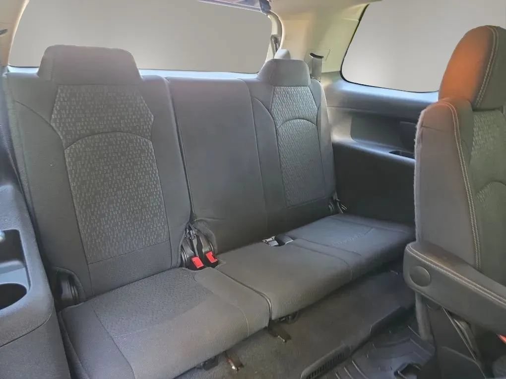 Used 2016 GMC Acadia SLE FWD image 40