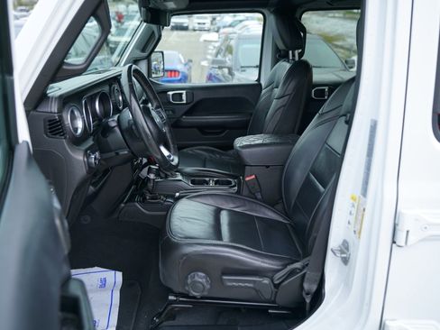 Used 2018 Jeep Wrangler Unlimited Sahara w/ Dual Top Group image 21