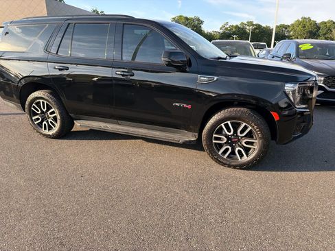 Used 2022 GMC Yukon AT4 w/ Technology Package AWD/4WD image 2