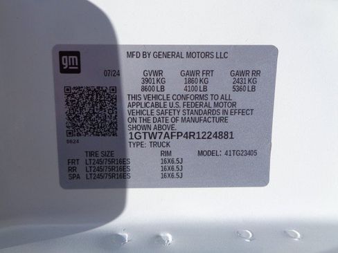 Used 2024 GMC Savana 2500 w/ Driver Convenience Package RWD image 22