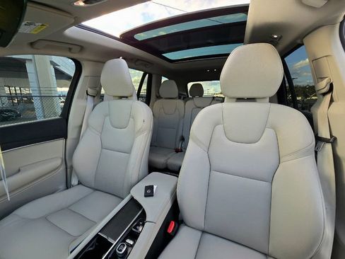 Used 2020 Volvo XC90 T5 Momentum w/ Protection Package Premier image 28